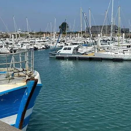 Hébergement de vacances Maison Bord De Mer 10 Couchages Saint-Vaast-la-Hougue